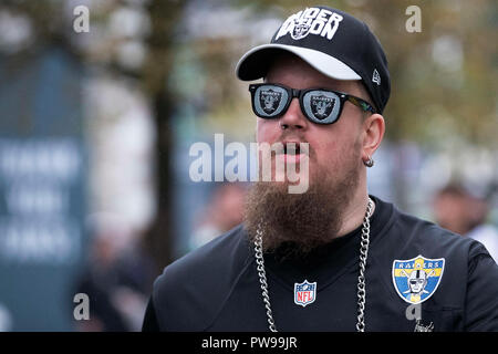 Le stade de Wembley, Londres, Royaume-Uni. 14Th Oct, 2018. NFL à Londres, un jeu, Seattle Seahawks contre Oakland Raiders d'Oakland Raiders ; un crédit de ventilateur : Action Plus Sport/Alamy Live News Banque D'Images