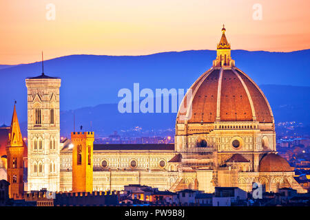 Florence Duomo aerial vue du coucher de soleil, la région toscane de l'Italie Banque D'Images