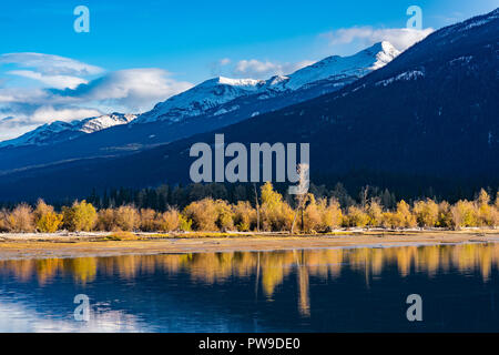 Moose Lake, le parc provincial du mont Robson, British Columbia, Canada Banque D'Images