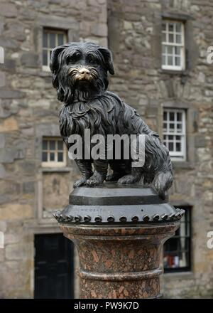 La Kampa Skye Terrier née de l'association sculpture en ligne, Édimbourg, Écosse, Royaume-Uni Banque D'Images