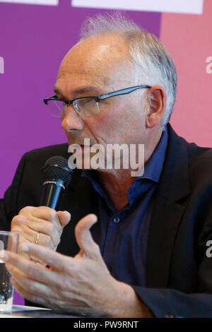 Francfort, Allemagne. 13 Oct, 2018. Schulze-Marmeling auteur allemand Dietrich parle lors de l'exposé à la Frankfurt Book-Fair. La 70e Foire du livre de Francfort 2018 est le plus grand salon du livre avec plus de 7 000 exposants et plus de 250 000 visiteurs attendus. Il est ouvert du 10 au 14 octobre avec les deux derniers jours d'être ouvert au grand public. Crédit : Michael Debets/Pacific Press/Alamy Live News Banque D'Images