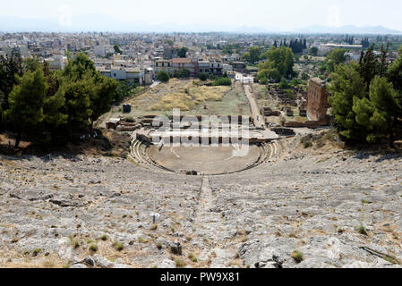 Le théâtre hellénistique, couper dans le côté de la colline, date d'environ 320 avant JC et a été rénové à deux reprises pendant la période romaine. Argos. Péloponnèse. Banque D'Images