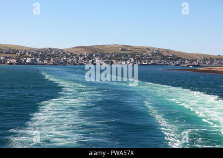 Le ferry NorthLink Stromness laissant Hamnavoe sur Orkney Banque D'Images