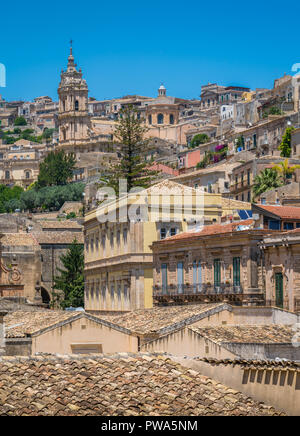 Vue panoramique à Modica, célèbre ville baroque en Sicile, Italie. Banque D'Images