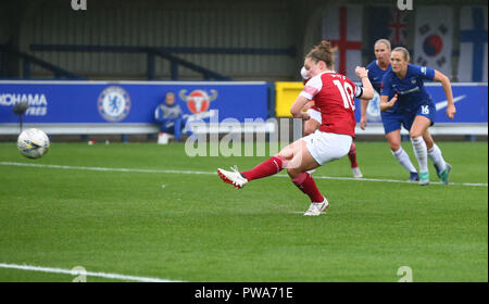 Kingston upon Thames, Royaume-Uni. 14 octobre. 2018 Kim peu de scores Arsenal de l'endroit au cours de la FA Women's super match de championnat entre le FC Chelsea f Banque D'Images