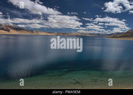 Beau lac Tso Moriri, joyau du Ladakh, Inde Banque D'Images