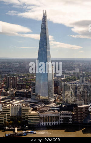 Vue aérienne de la ville de Londres, y compris le fragment. Portrait, sans les personnes, l'espace de copie. Banque D'Images