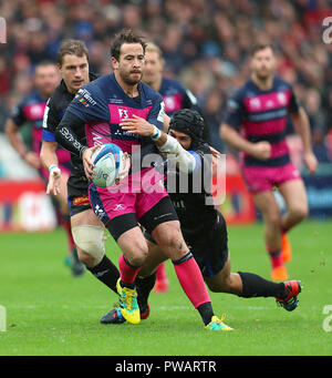 Gloucester Rugby's Danny Cipriani en action au cours de l'European Champions Cup, la piscine deux match au stade Kingsholm, Gloucester. Banque D'Images