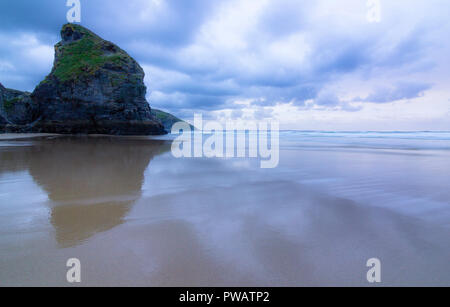 Le Bedruthan Steps rock formation près de Newquay, Cornwall, UK Banque D'Images