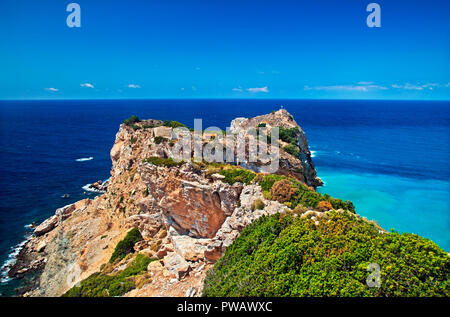 Avis de Kastro (littéralement "château"), la ville fortifiée médiévale - capitale de l'île de Skiathos, Sporades du Nord, Magnessia, Thessalie, Grèce. Banque D'Images