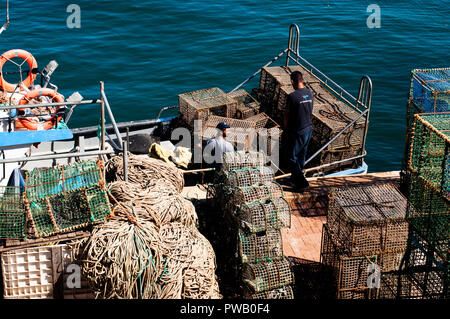 Emballage pêcheur à la pêche au poulpe pièges Banque D'Images