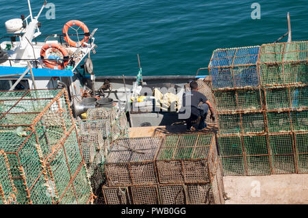 Emballage pêcheur à la pêche au poulpe pièges Banque D'Images