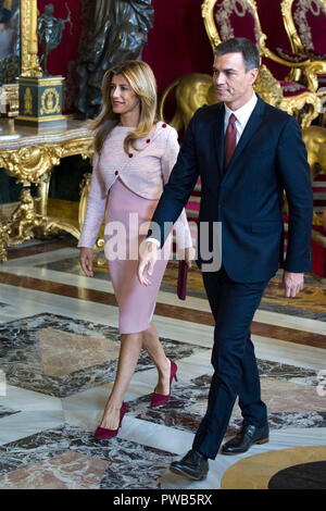 Pedro Sanchez avec son épouse Maria Begona Gomez Fernandez à la réception de la fête nationale dans le Palacio Real. Madrid, 12.10.2018 | Le monde d'utilisation Banque D'Images