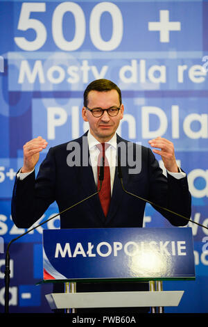 Cracovie, Pologne . 14Th Oct, 2018. Le premier ministre de Pologne, Mateusz Morawiecki parle au cours de la Convention du droit et de la Justice à Cracovie avant les élections locales à Holiday Inn Hotel. Credit : SOPA/Alamy Images Limited Live News Banque D'Images