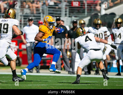 Santa Clara, CA. 13 Oct, 2018. San Jose State Spartans d'utiliser de nouveau Tyler Nevens (23) en action au cours de la NCAA football match entre les San Jose State Spartans et les Black Knights de l'armée à Levi's Stadium à Santa Clara, CA. La défaite de l'Armée de San Jose 52-3. Damon Tarver/Cal Sport Media/Alamy Live News Banque D'Images