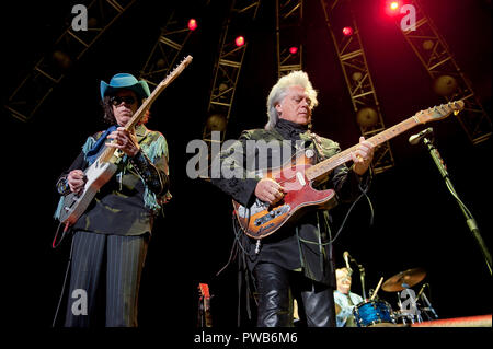 Octobre 12, 2018 - Raleigh, Caroline du Nord), USA - Musicien Marty Stuart et le guitariste KENNY VAUGHAN effectue vivre comme son tour 2018 fait un arrêt à la Credit Union côtière Music Park at Walnut Creek situé à Raleigh Copyright 2018 Jason Moore. Crédit : Jason Moore/ZUMA/Alamy Fil Live News Banque D'Images