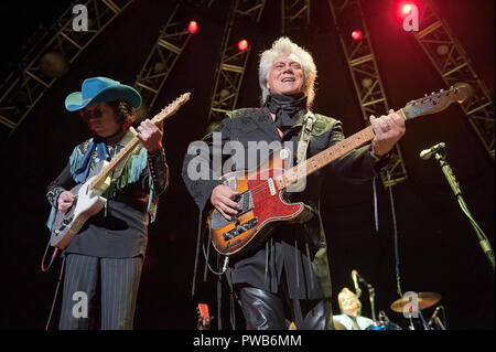 Octobre 12, 2018 - Raleigh, Caroline du Nord), USA - Musicien Marty Stuart et le guitariste KENNY VAUGHAN effectue vivre comme son tour 2018 fait un arrêt à la Credit Union côtière Music Park at Walnut Creek situé à Raleigh Copyright 2018 Jason Moore. Crédit : Jason Moore/ZUMA/Alamy Fil Live News Banque D'Images