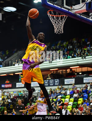 Londres, Royaume-Uni. 14Th Oct, 2018. Ladarius Tabb de Londres les Lions à l'oeuvre au cours de la Basket-ball Basket-ball 2018 - All Stars at Copper Box Arena le dimanche, 14 octobre 2018. Londres en Angleterre. (Usage éditorial uniquement, licence requise pour un usage commercial. Aucune utilisation de pari, de jeux ou d'un seul club/ligue/dvd publications.) Crédit : Taka Wu/Alamy Live News Banque D'Images