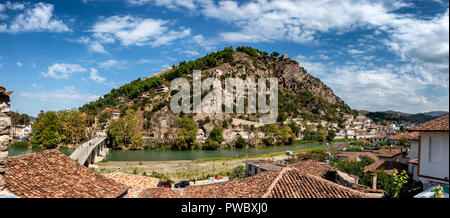 Ville de Berat en Albanie panorama windows 1000 Banque D'Images