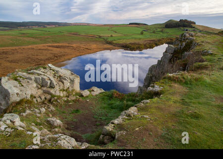 Crag Lough sur le mur d'Hadrien, Trail, Northumberland Banque D'Images