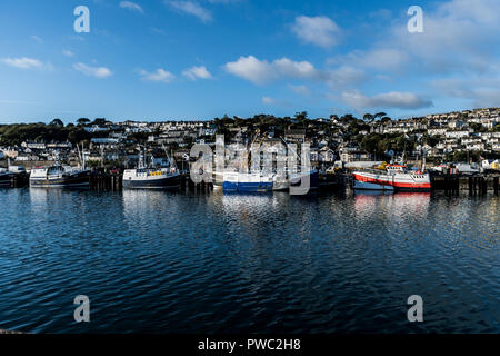 Caisses de poisson du port de Newlyn UK Banque D'Images