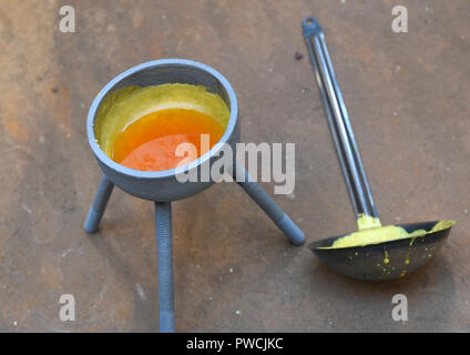 Le soufre liquide produit à partir de gaz naturel, Gazprom PAO à Astrakhan, en Russie. Banque D'Images