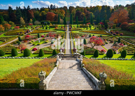 Avis de Drummond Castle Garden à l'automne à Crieff, Ecosse, Royaume-Uni Banque D'Images