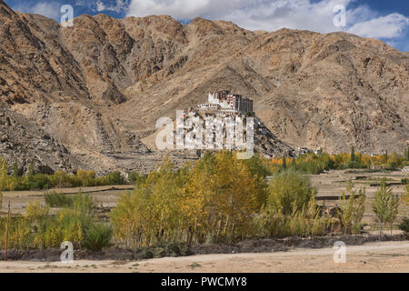 Chemrey monastère avec les couleurs de l'automne, Ladakh, Inde Banque D'Images