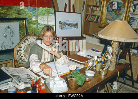 Die Schauspielerin Maria Schell am Schreibtisch, ca. 1979. L'actrice Maria Schell à son bureau, ca. 1979. Banque D'Images