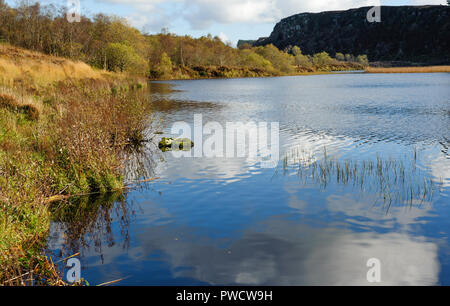 Vue panoramique sur le lac Lough Navar dans Meenameen dans Forêt Co. fermanagh, Irlande du Nord Banque D'Images