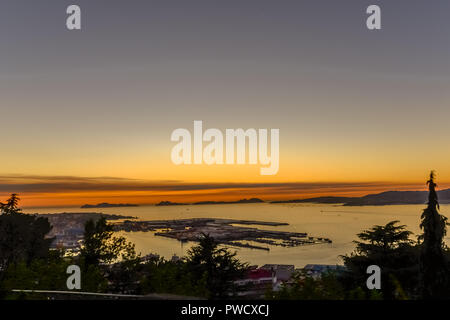 Vigo/Espagne - 05/10/18 - Coucher de soleil à partir de O Castro à Vigo Banque D'Images