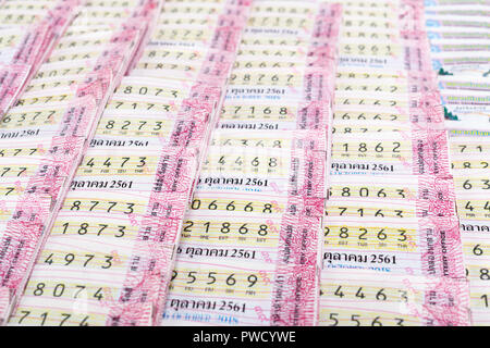 Close up of gouvernement thaïlandais des billets de loterie texture background Banque D'Images