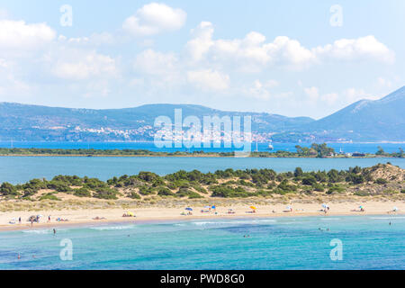 La plage de sable tropicale étonnante de Voidokilia, Péloponnèse, Grèce. Banque D'Images