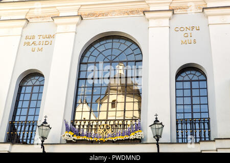 Chapelle de la porte de l'Aurore (Aušros vartai) à Vilnius, Lituanie Banque D'Images