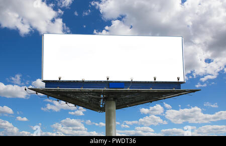 Big White billboard sur le fond du ciel close up Banque D'Images