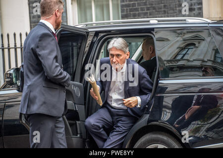 16 octobre 2018 - Philip Hammond, chancelier de l'Échiquier qui arrivent pour la réunion hebdomadaire à Downing Street Crédit : Subvention Vélaires/ZUMA/Alamy Fil Live News Banque D'Images