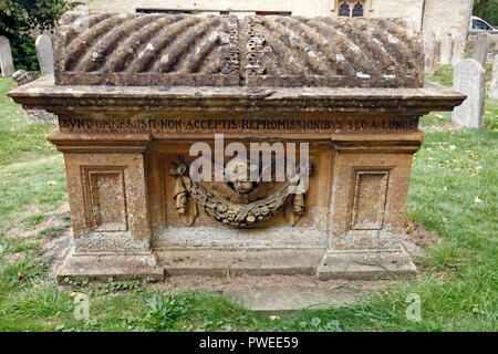 Rouleau de laine en tête tombe St John the Baptist Church, Burford, Oxfordshire, UK Banque D'Images