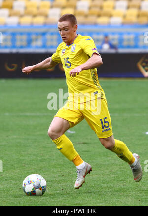 LVIV, UKRAINE - septembre 9, 2018 : Viktor Tsygankov de l'Ukraine a le contrôle d'une balle au cours de l'UEFA de la Ligue des Nations Unies contre la Slovaquie à Arena Lviv stad Banque D'Images