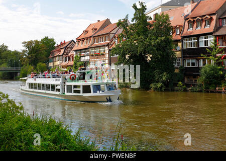 D-Bamberg, Regnitz, canal Main-Danube, Haute-Franconie, Franconia, Bavaria, Petite Venise à la Regnitz, Klein-Venedig, ancien camp de pêche, la pêche de la rivière Regnitz, paysage, paysage, rivière, maisons, maisons à colombages, rangée de maisons, excursion de bateau, les gens, les touristes, Site du patrimoine mondial de l'UNESCO Banque D'Images