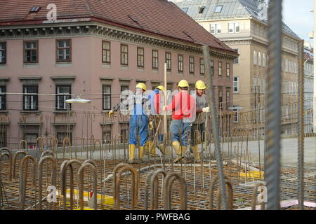 Wien, des Wohnbaus Beatrixgasse Baustelle, Betonieren Geschoßdecke von 11 Banque D'Images