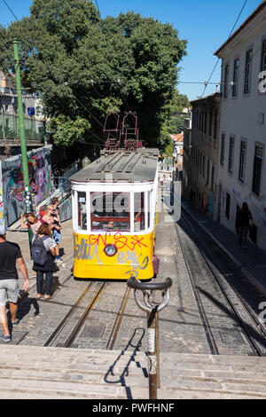 Ascensor da Glória, Lisbonne, Portugal Banque D'Images