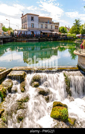 La France. Vaucluse (84). L'Isle-sur-Sorgue. Au restaurant le bassin Banque D'Images