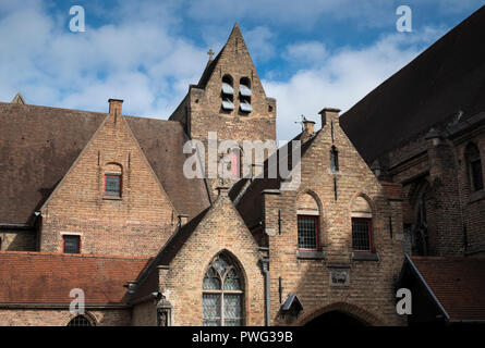 Architecture extérieure de Saint Johns, un musée de l'hôpital pour l'un des plus anciens hôpitaux préservés en Europe, Mariastraat, Bruges, Belgique Banque D'Images