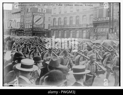 Bruxelles - Allemands crossing Place Charles Rogier, 8-20-14 Banque D'Images