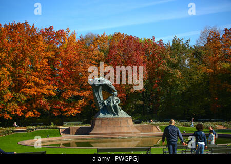 Pologne : l'automne coloré à Royal de Lazienki Park Banque D'Images