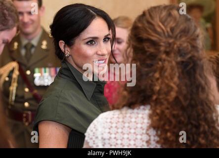 La Duchesse de Sussex participe à une réception organisée par le gouverneur général à l'Admiralty House de Sydney sur le premier jour de la visite du couple royal à l'Australie. Banque D'Images