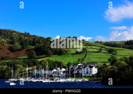 Low Wood Bay Marina, le lac Windermere Lake district,,Cumbria, Angleterre, Royaume-Uni Banque D'Images