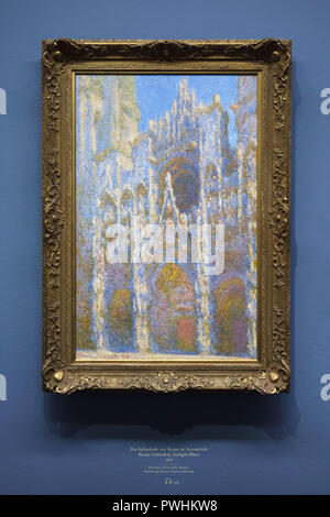 Peinture 'La Cathédrale de Rouen, effet de soleil' (1894) par Claude Monet peintre impressionniste français sur l'affichage à son exposition rétrospective à l'Albertina Museum de Vienne, en Autriche. L'exposition consacrée au fondateur de la peinture impressionniste français s'exécute jusqu'à 6 janvier 2019. Banque D'Images