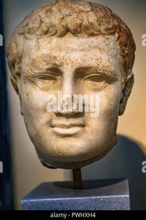 Buste de l'empereur Titus Statue Musée National Archéologique d'Athènes Grèce. D Smyrrna 79-81 Annonce Banque D'Images