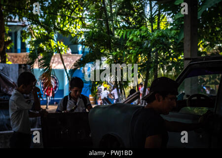 Classe de soudure dans un collège du Guatemala Banque D'Images